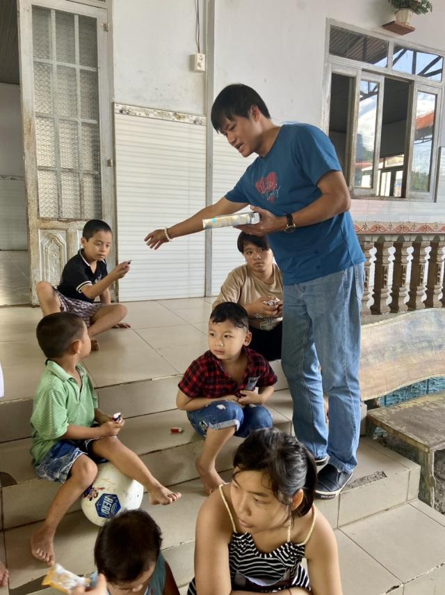Thăm các em nhỏ tại Trung tâm bảo trợ Madagui (ngày 20/04/2022)